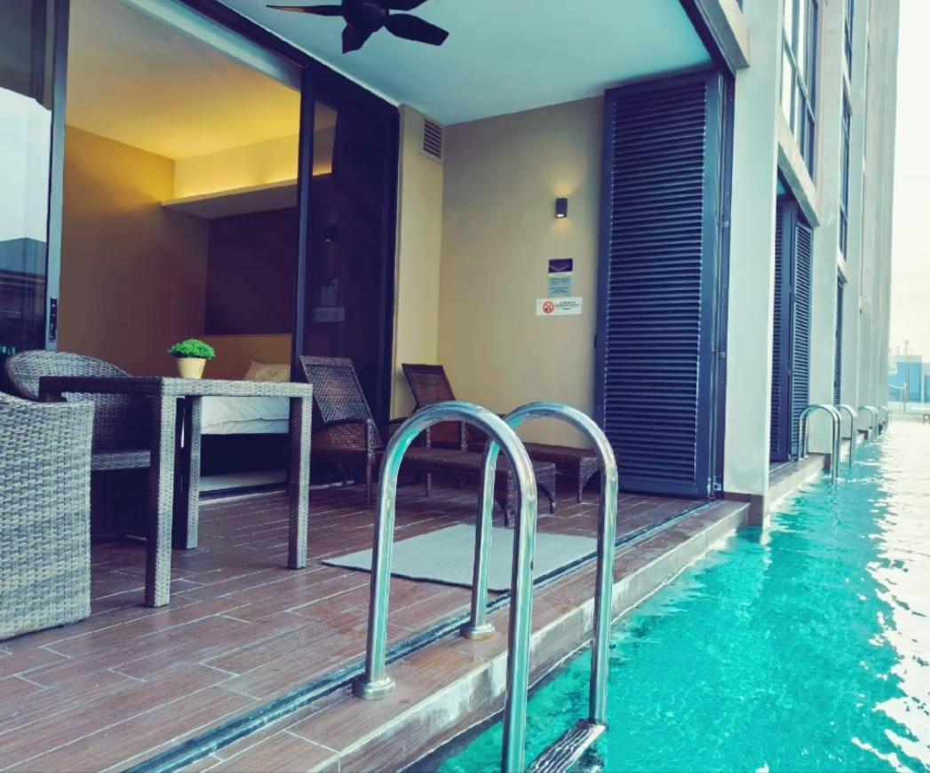 Pangsapuri The Pool Premium Room-jonker